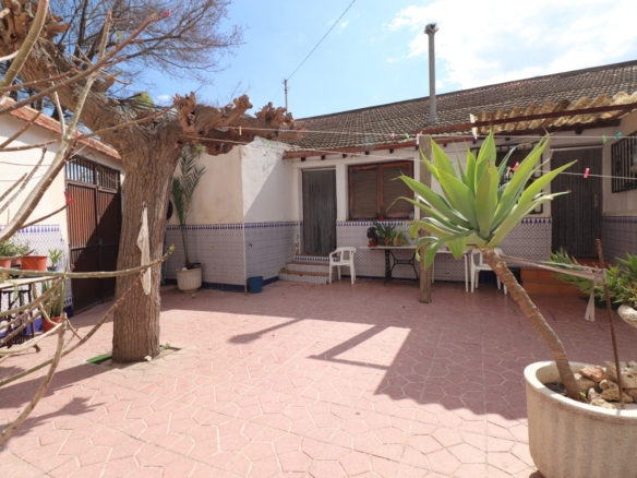 5 Bedroom Property in Heredades