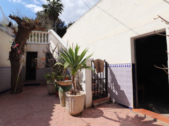 5 Bedroom Property in Heredades