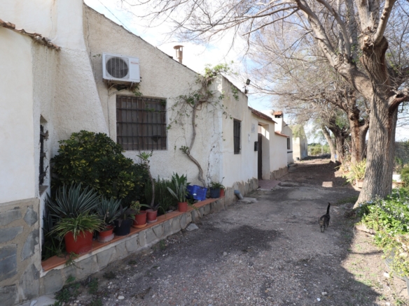 5 Bedroom Property in Heredades