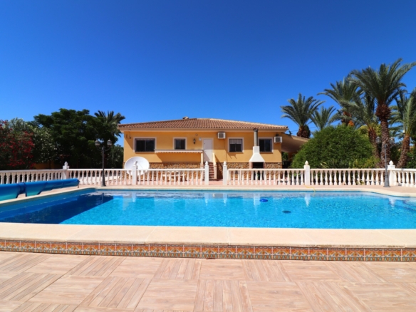 Country Property in Catral