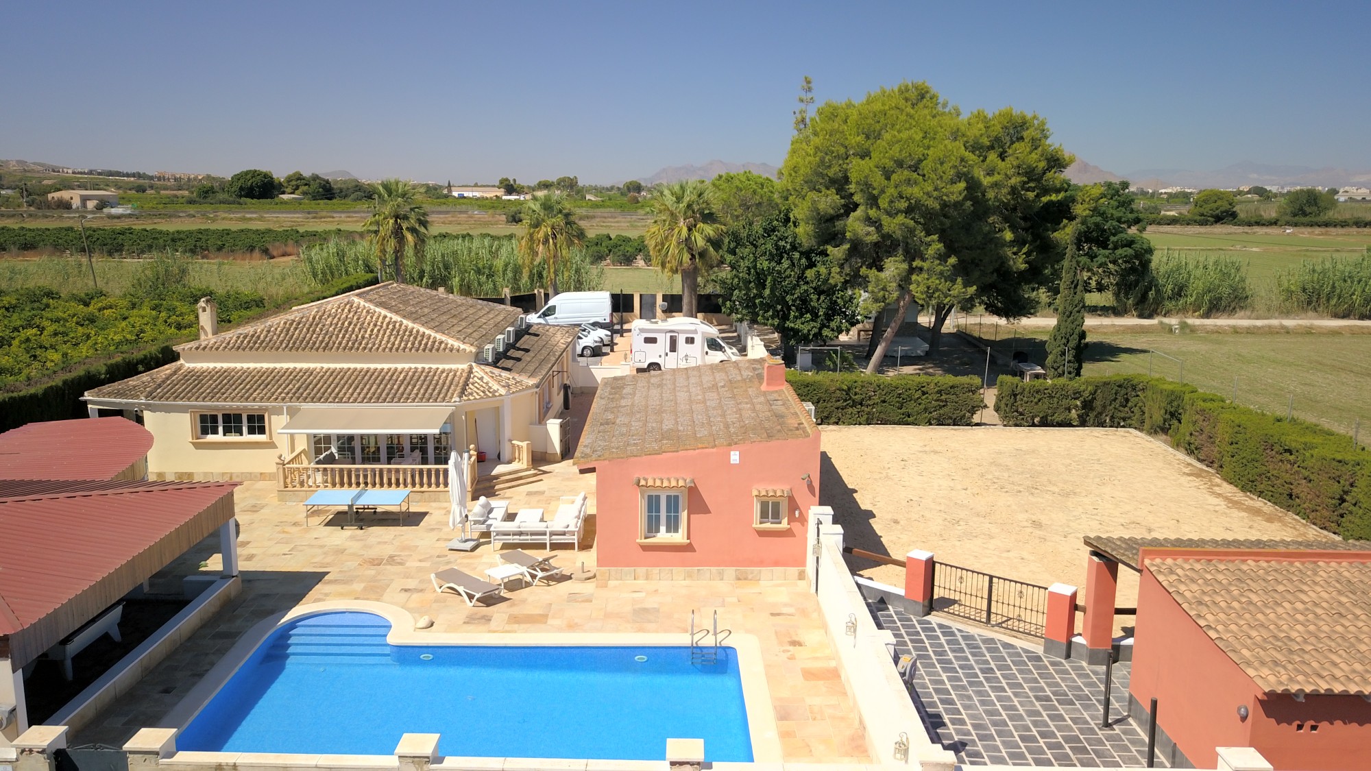 6 Bedroom Property in Heredades