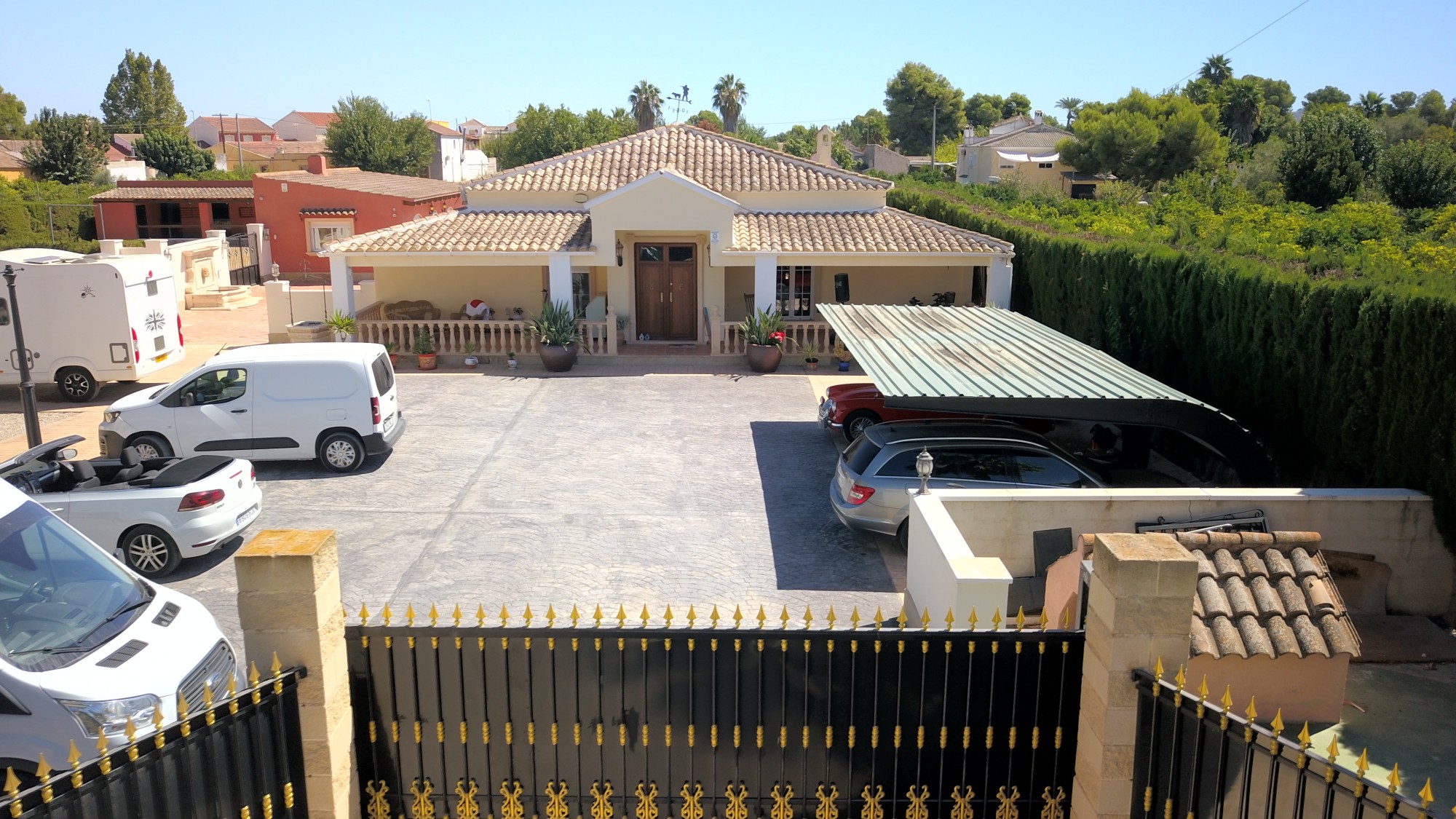 6 Bedroom Property in Heredades