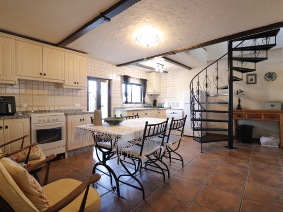 4 Bedroom Property in Albatera
