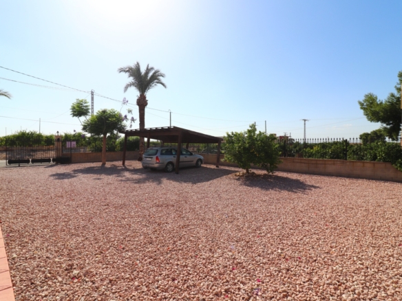 4 Bedroom Property in Albatera