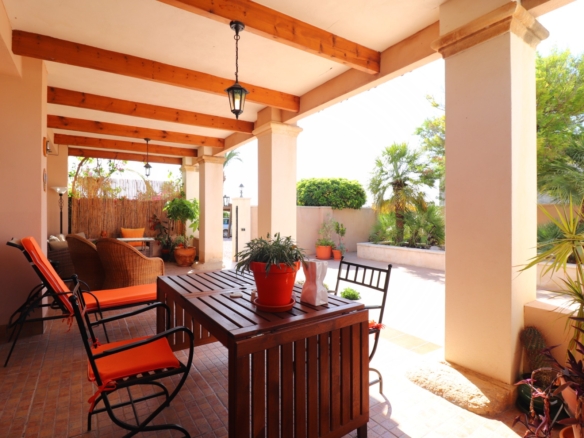 4 Bedroom Property in Albatera