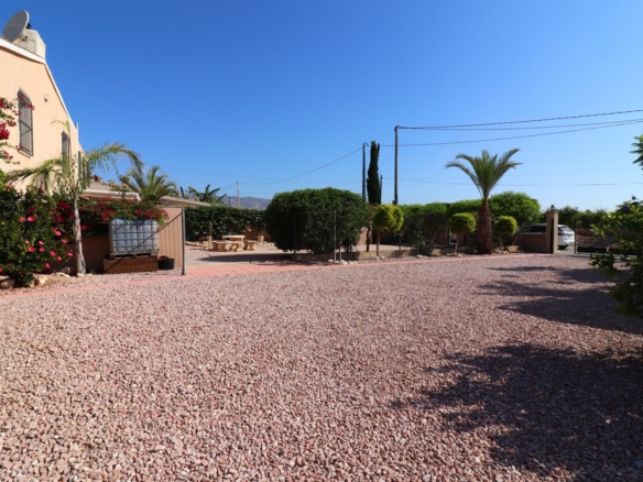 4 Bedroom Property in Albatera
