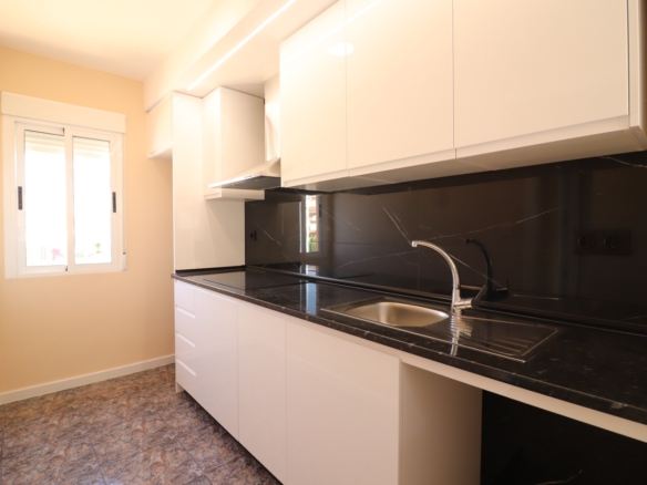 2 Bedroom Property in Orihuela Costa