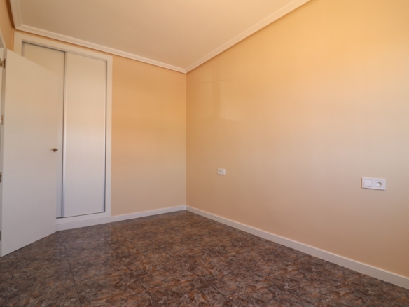 2 Bedroom Property in Orihuela Costa