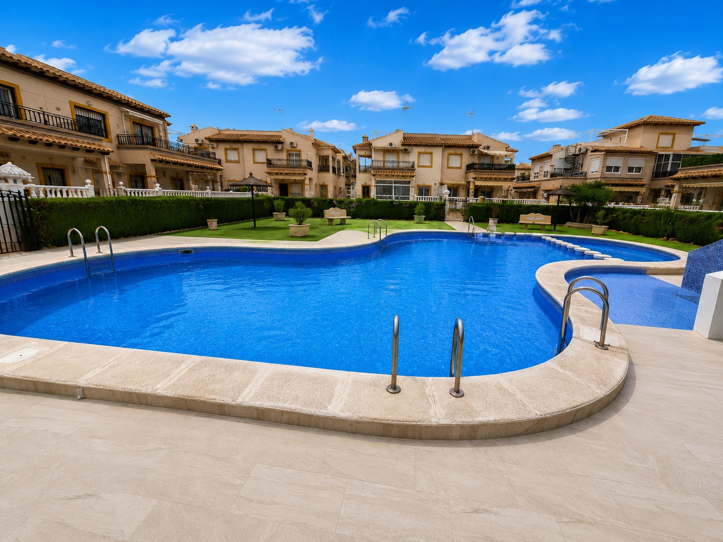 2 Bedroom Property in Orihuela Costa