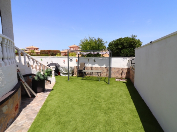 2 Bedroom Property in Orihuela Costa