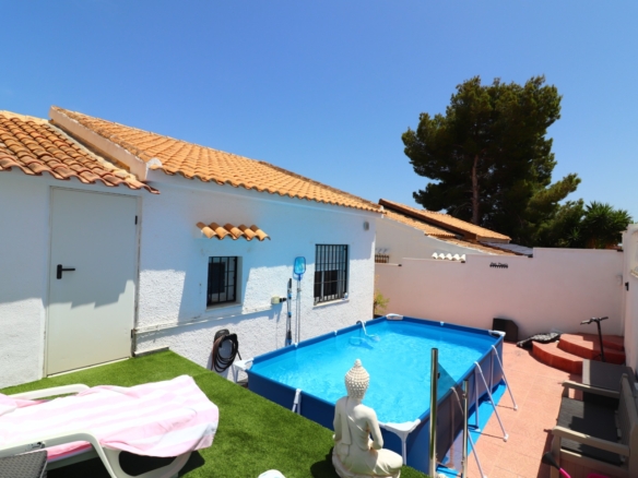 2 Bedroom Property in Orihuela Costa