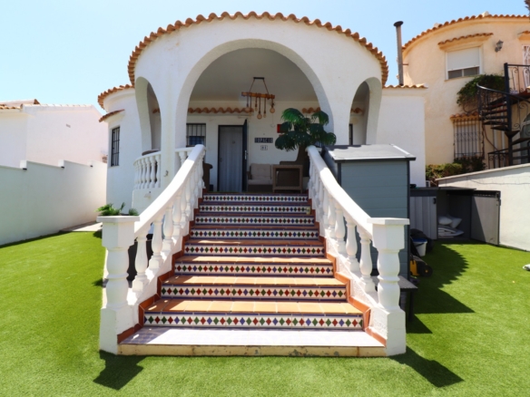 2 Bedroom Property in Orihuela Costa