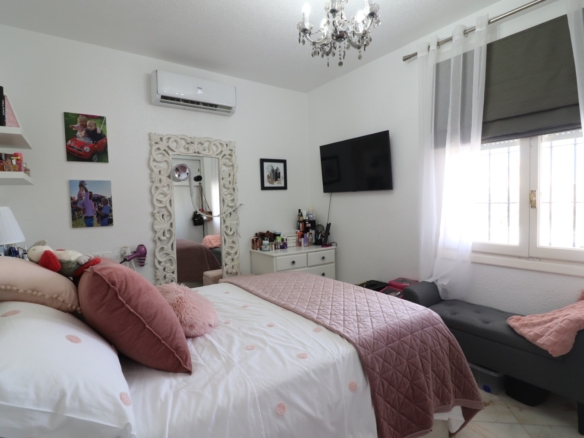 2 Bedroom Property in Orihuela Costa