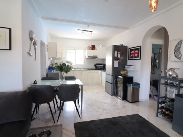 2 Bedroom Property in Orihuela Costa