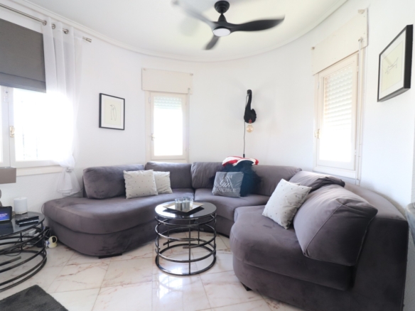 2 Bedroom Property in Orihuela Costa