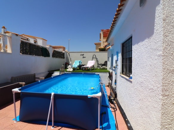 2 Bedroom Property in Orihuela Costa