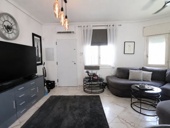 2 Bedroom Property in Orihuela Costa