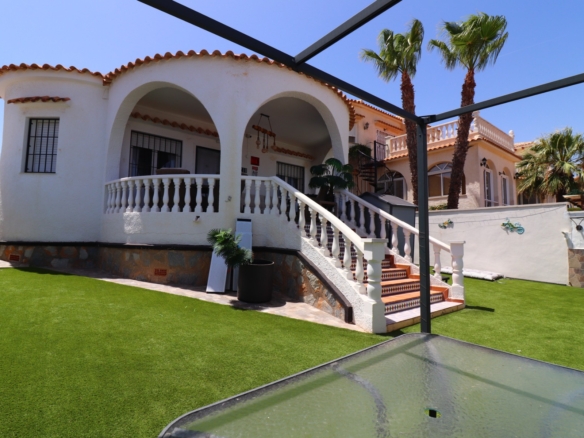 2 Bedroom Property in Orihuela Costa
