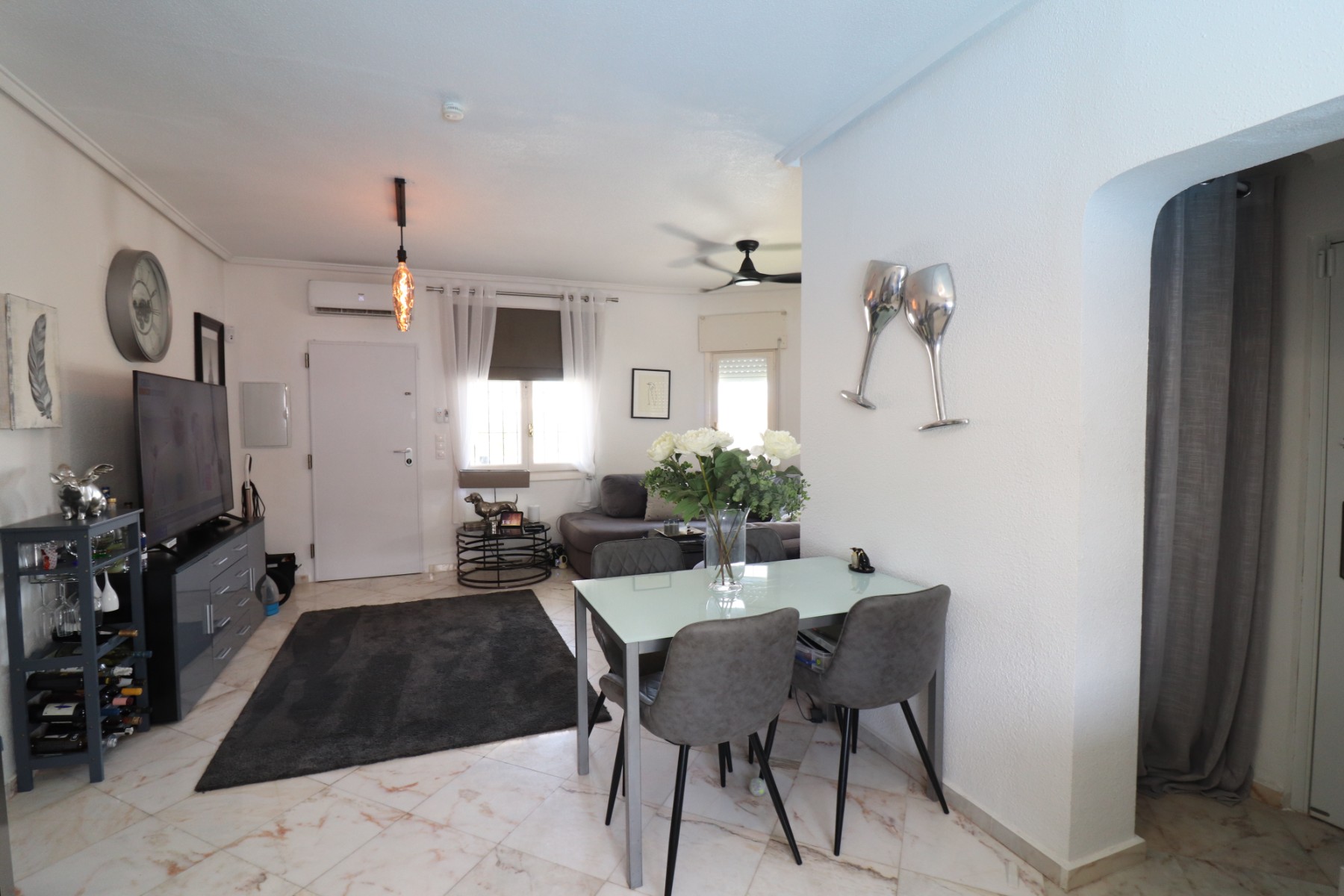 2 Bedroom Property in Orihuela Costa