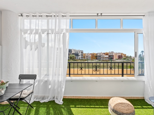 2 Bedroom Property in Orihuela Costa