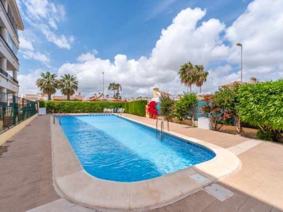 2 Bedroom Property in Orihuela Costa
