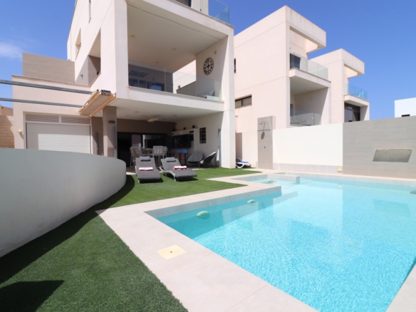 4 Bedroom Property in Benijofar