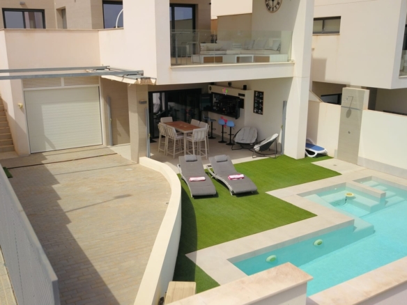 4 Bedroom Property in Benijofar