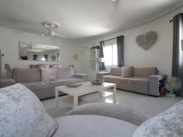 4 Bedroom Property in Benimar