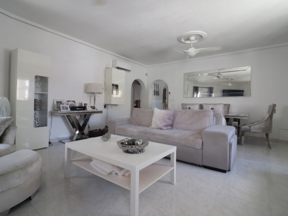 4 Bedroom Property in Benimar