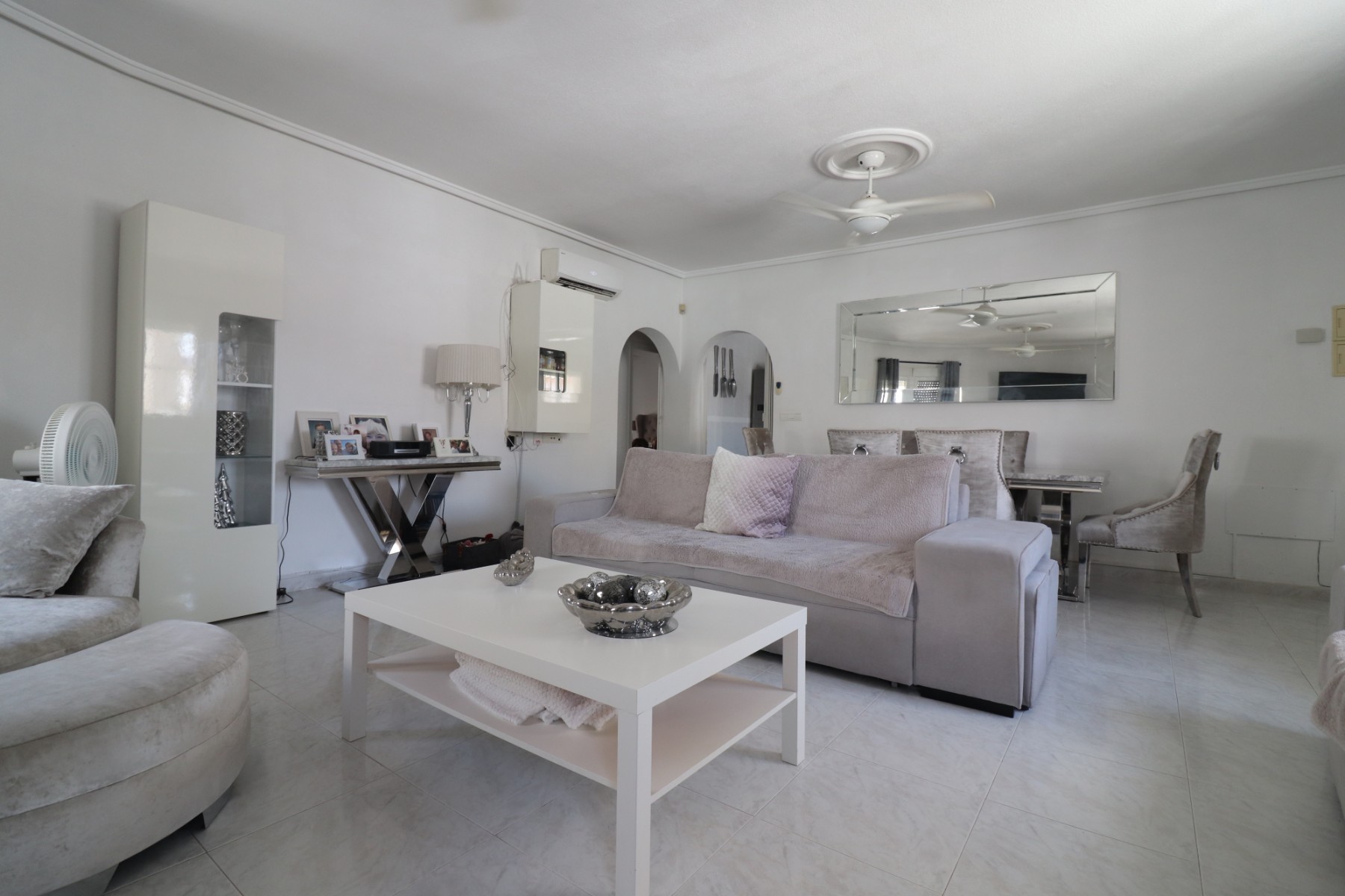 4 Bedroom Property in Benimar