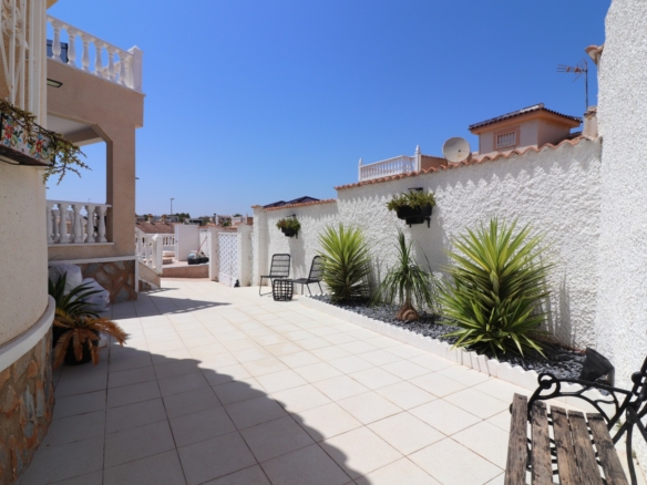 4 Bedroom Property in Benimar
