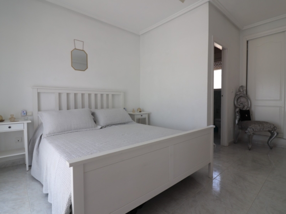 4 Bedroom Property in Benimar