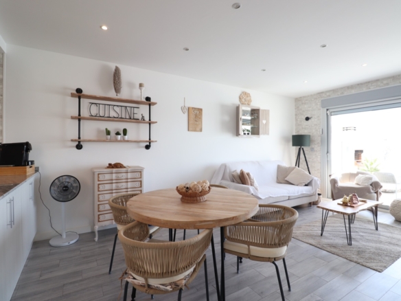 3 Bedroom Property in Daya Vieja