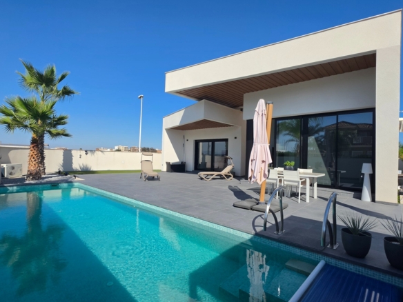 3 Bedroom Property in Formentera del Segura