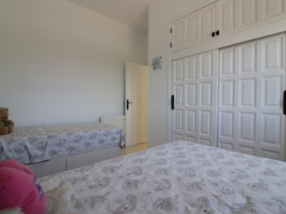 3 Bedroom Property in Daya Vieja