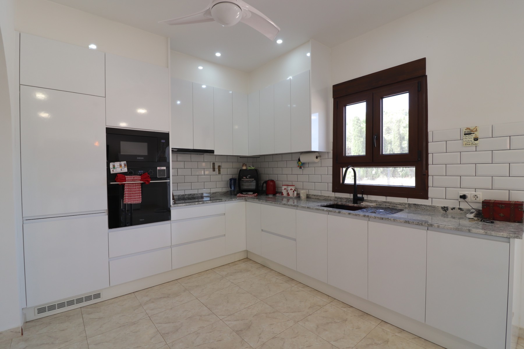 3 Bedroom Property in Daya Vieja