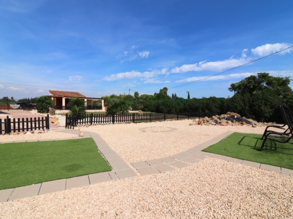 3 Bedroom Property in Daya Vieja