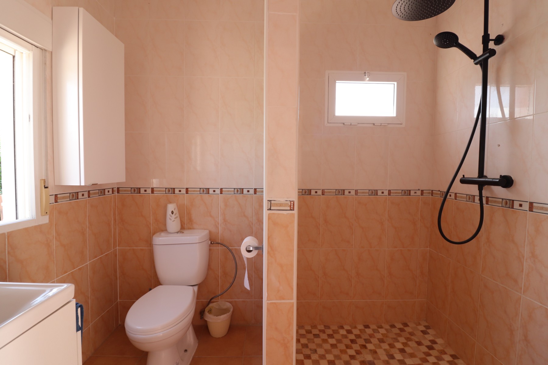 3 Bedroom Property in Daya Vieja
