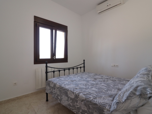 3 Bedroom Property in Daya Vieja