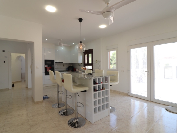 3 Bedroom Property in Daya Vieja