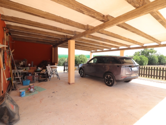 3 Bedroom Property in Daya Vieja