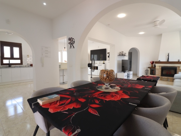 3 Bedroom Property in Daya Vieja