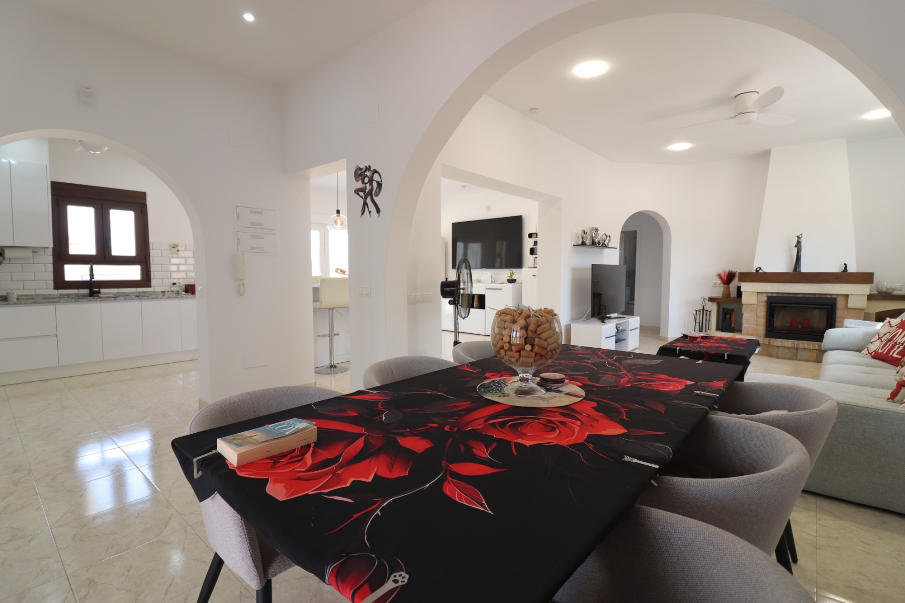 3 Bedroom Property in Daya Vieja
