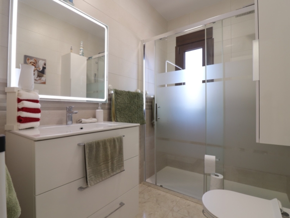 3 Bedroom Property in Daya Vieja