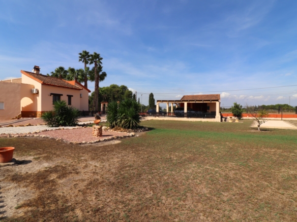 3 Bedroom Property in Daya Vieja