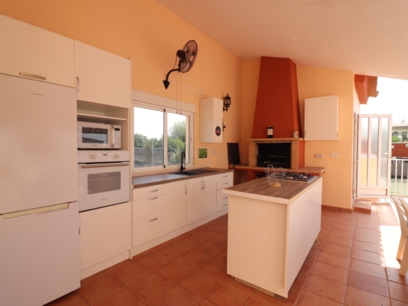 3 Bedroom Property in Daya Vieja