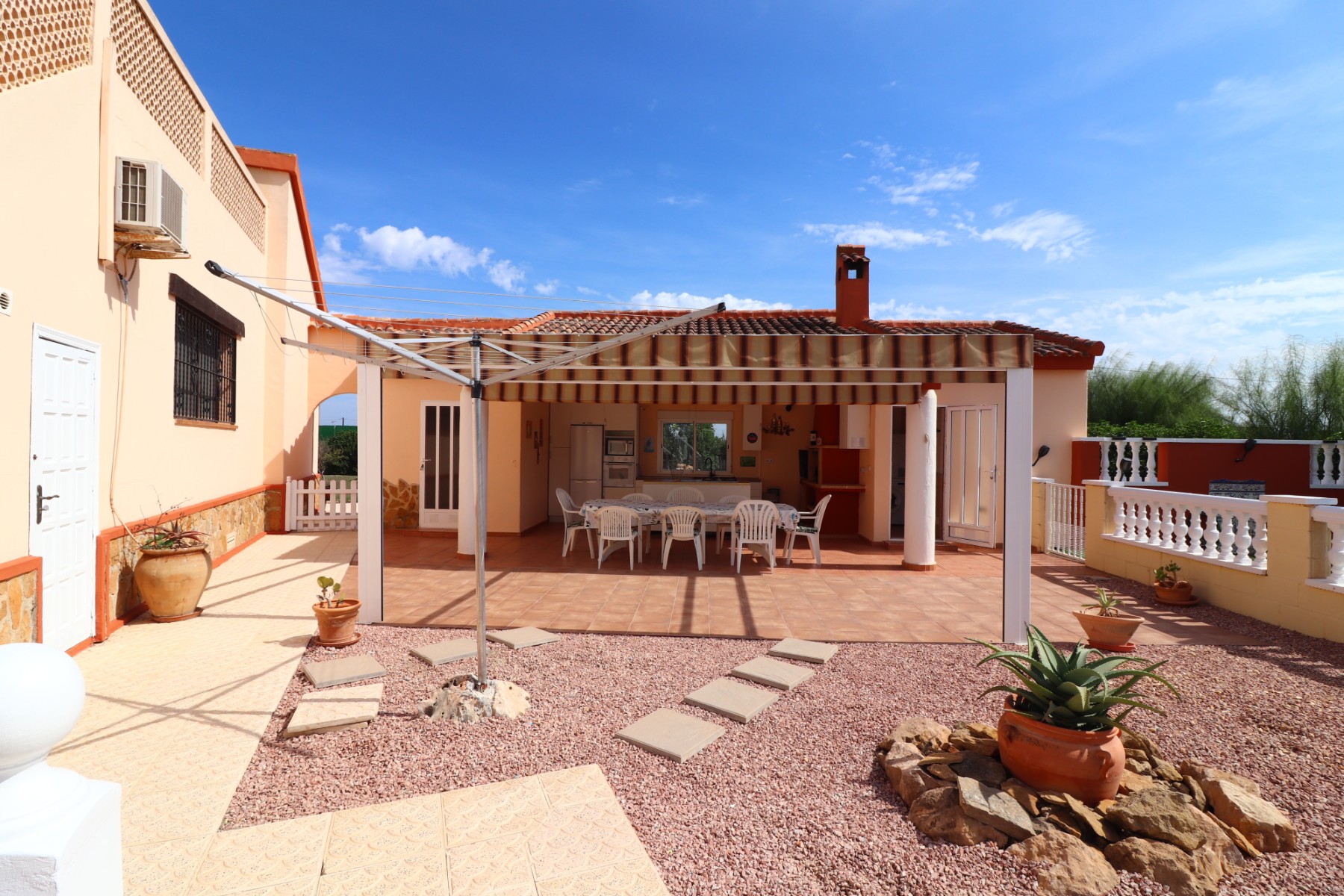 3 Bedroom Property in Daya Vieja