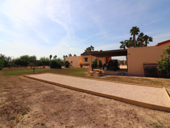 3 Bedroom Property in Daya Vieja