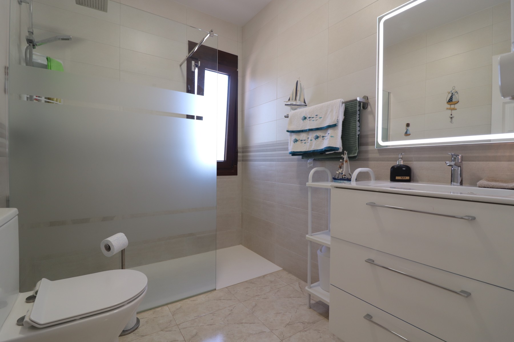 3 Bedroom Property in Daya Vieja