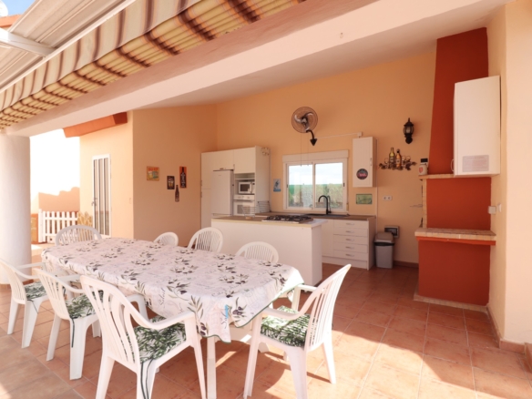 3 Bedroom Property in Daya Vieja